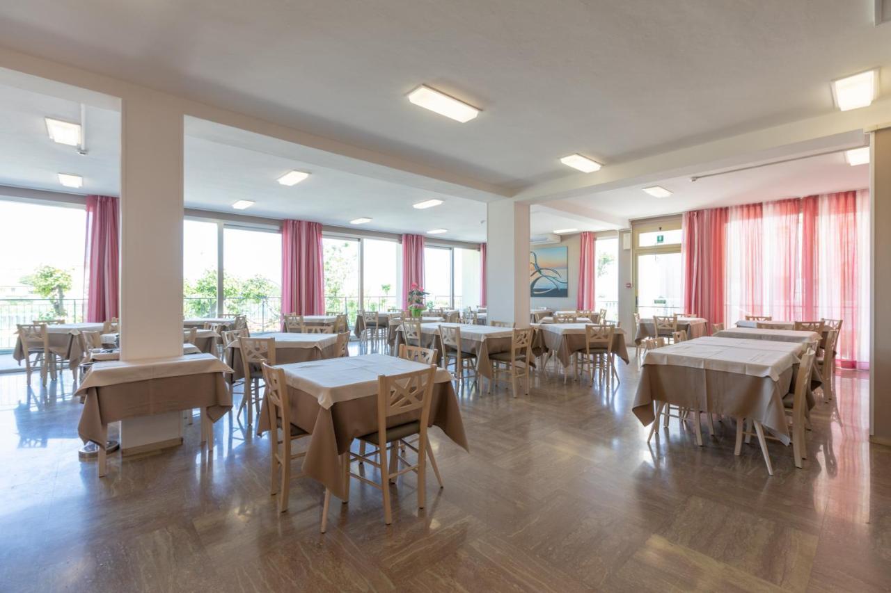 Hotel Silver Milano Marittima Esterno foto
