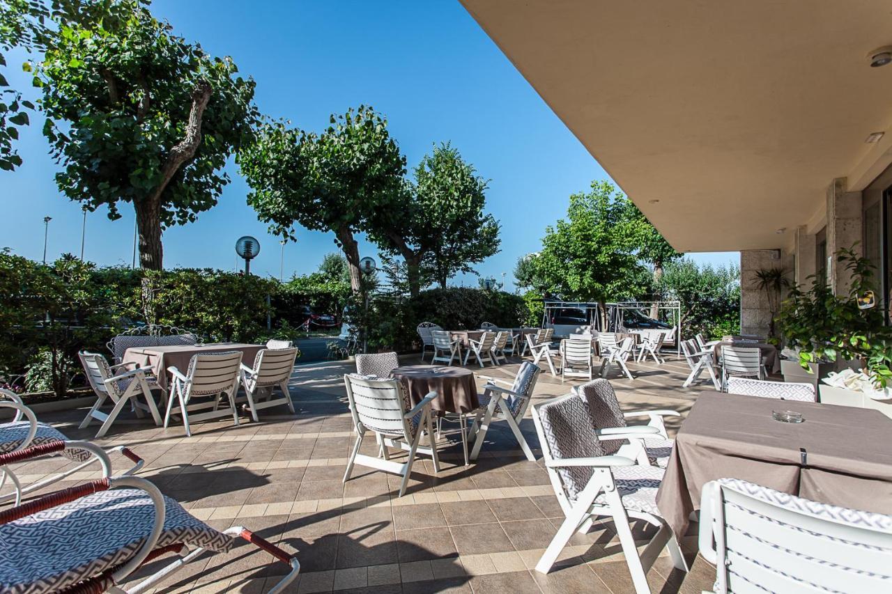 Hotel Silver Milano Marittima Esterno foto