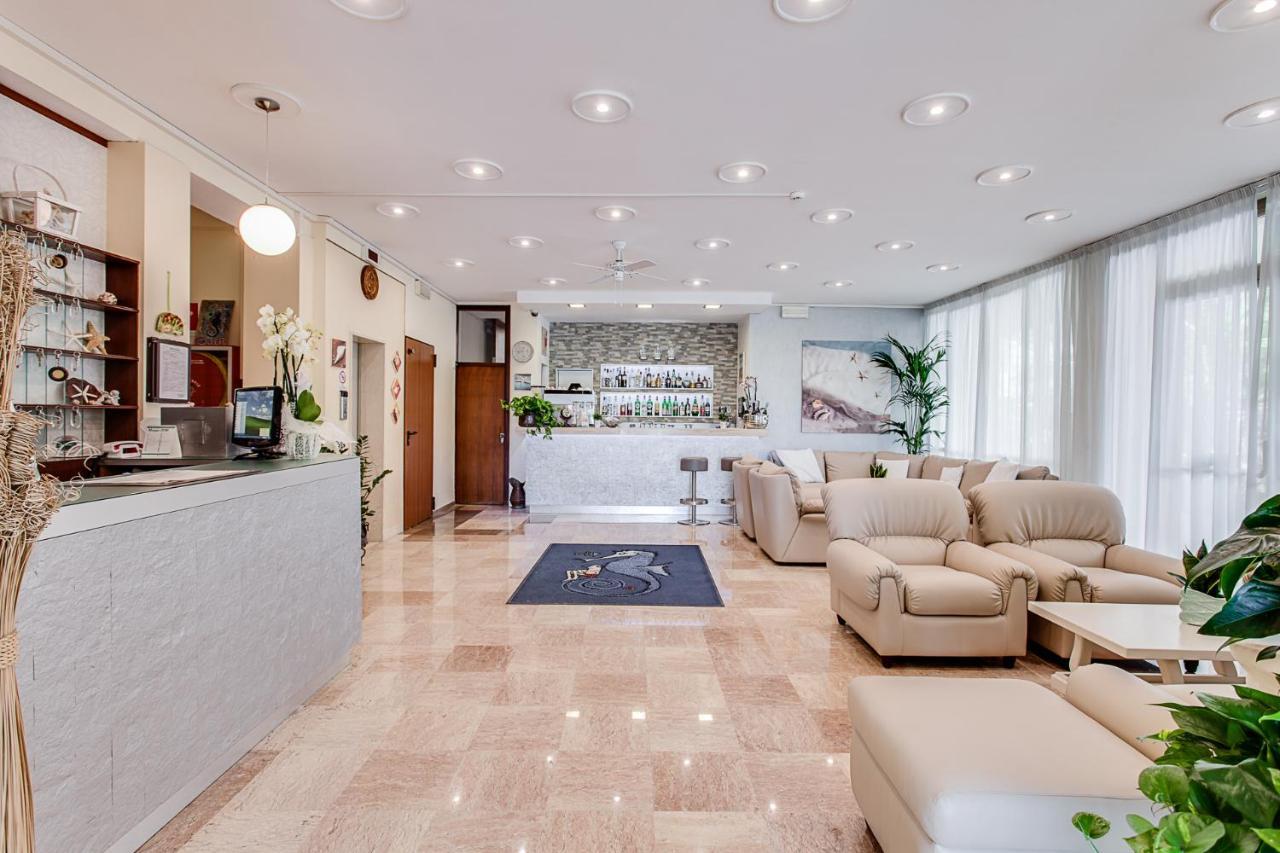Hotel Silver Milano Marittima Esterno foto