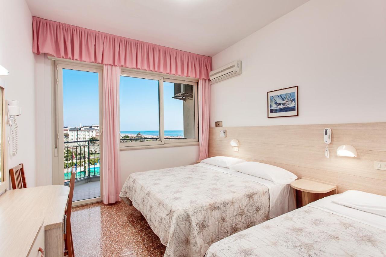 Hotel Silver Milano Marittima Esterno foto